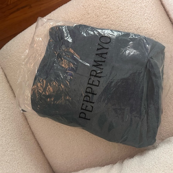 NWT low rise wide leg jeans - Picture 2 of 3